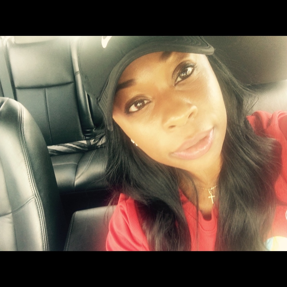 Meet your Posher, Tia